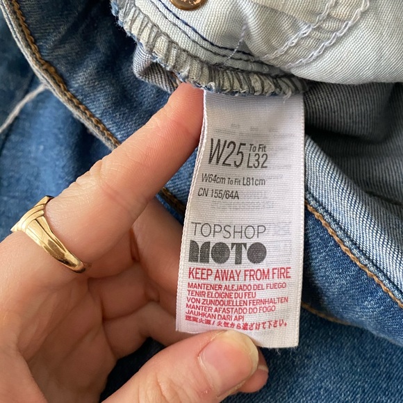 TopShop Distressed Skinny Jeans - Picture 4 of 4